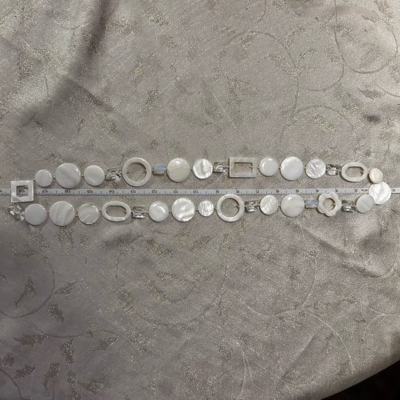 Mother of Pearl Necklace and Earrings set - Picture 6 of 9